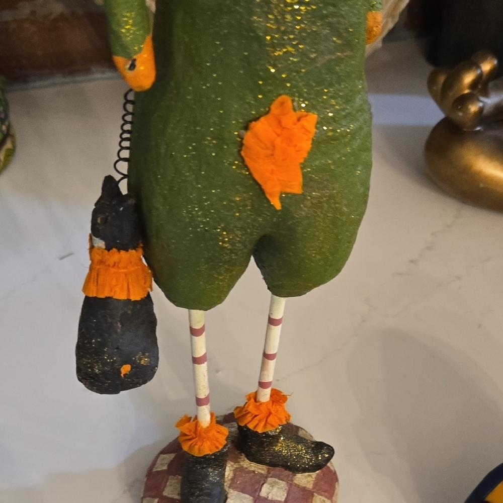 Green and Orange Pumpkin Figurine Holding A Black Cat - Picture 4 of 12